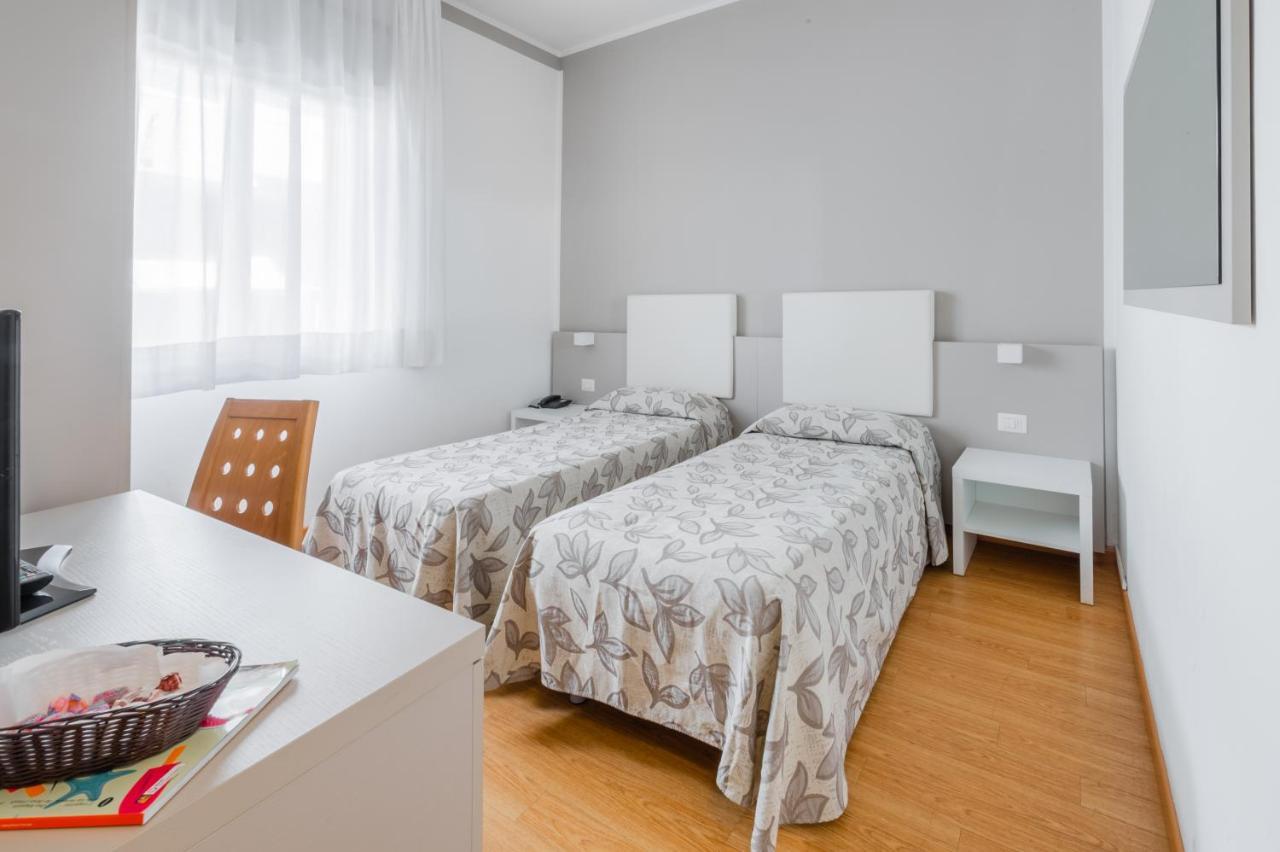 Hotel Del Corso Bibione Buitenkant foto